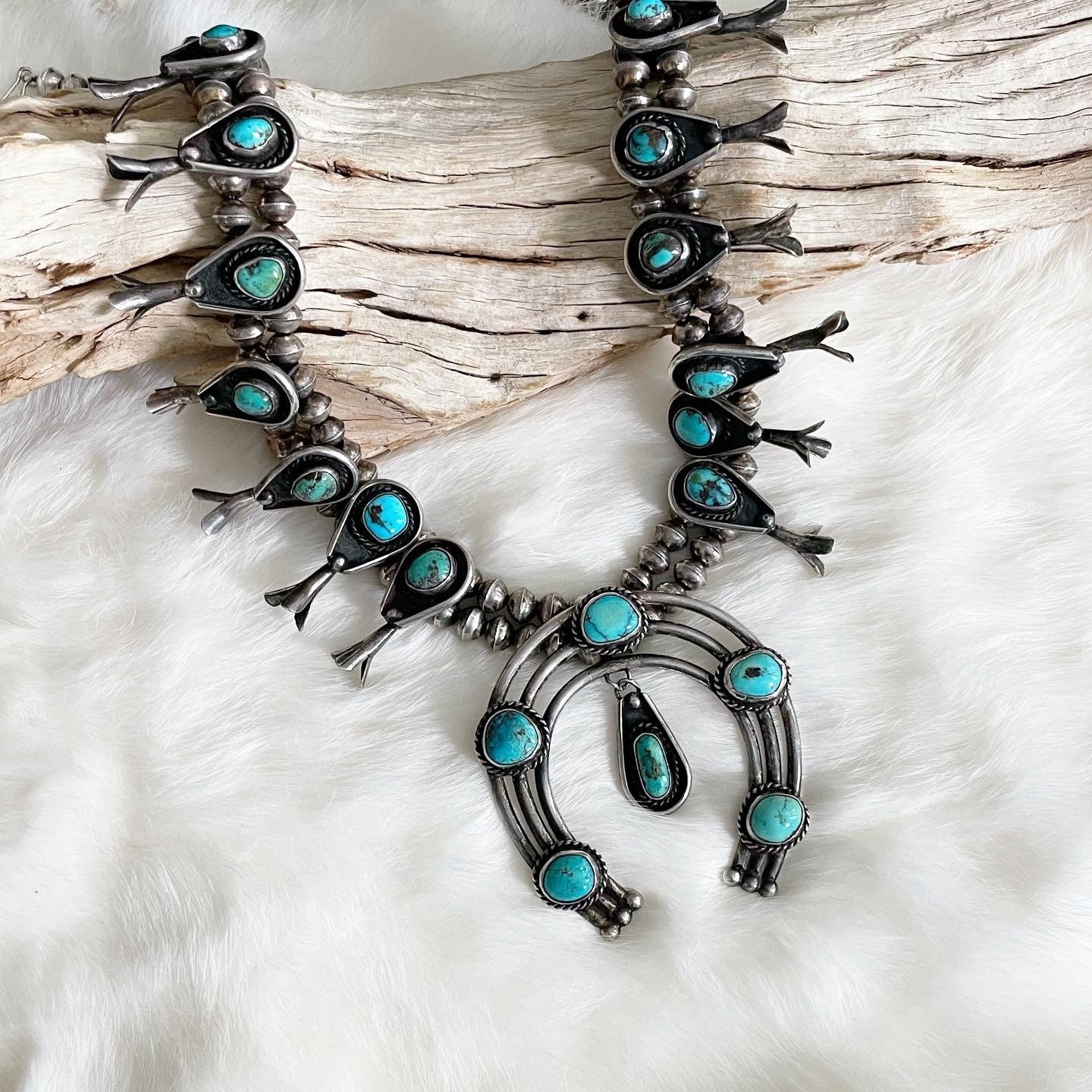 Amazon.com: Emulily Wesetern Squash Blossom Statement Necklace and Earrings  Set Western Navajo (Turquoise): Clothing, Shoes & Jewelry