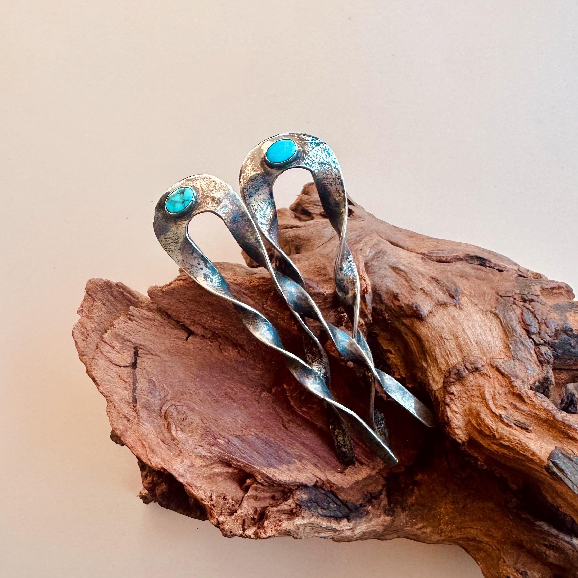 Chunky Dunky Vintage Navajo Old Natural Blue Turquoise Native American Jewelry Silver Bracelet Chunky Dunky Vintage Navajo Old Natural Blue Turquoise Native American Jewelry Silver Bracelet