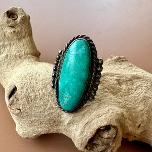 Size 4 - 4 1/4 &gt;&gt; Vintage Fred Harvey sterling silver and natural turquoise large solitaire ring