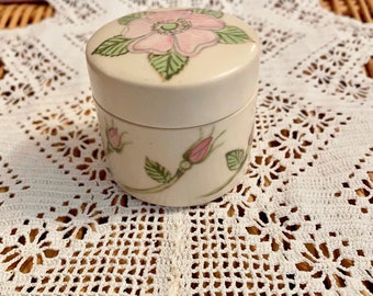 Pretty hand painted lidded trinket pot