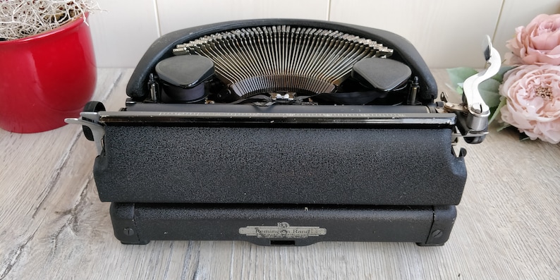 Rare 40s REMINGTON RAND Deluxe Model 5 Typewriter. QWERTY Keyboard. Metal Body. Antique Portable Working Manual Typewriter image 8