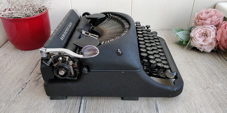 Rare 40s REMINGTON RAND Deluxe Model 5 Typewriter. QWERTY Keyboard. Metal Body. Antique Portable Working Manual Typewriter image 7