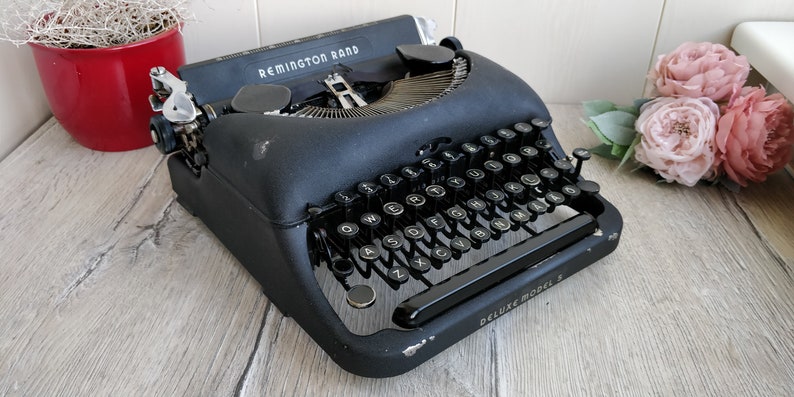 Rare 40s REMINGTON RAND Deluxe Model 5 Typewriter. QWERTY Keyboard. Metal Body. Antique Portable Working Manual Typewriter image 6