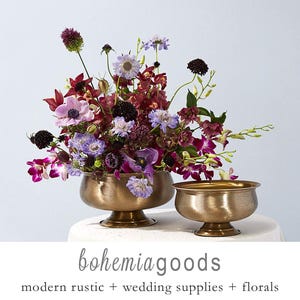 Gold compote vase