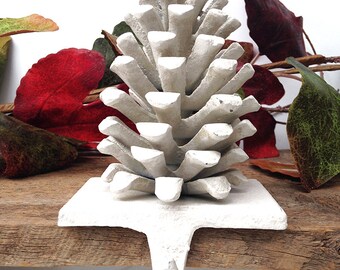 HomAt Pinecone Stocking Holde - Cast Ion – Hou Loop