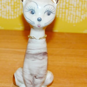Chat en céramique vintage des années 60 Figurine de décoration rétro classique du milieu du siècle au design vintage