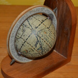 Beautiful vintage bookend globe from the 60s Bookends Mid Century Retro Shabby Chic Country Style