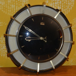 Vintage wall clock by UPG Halle Gold / Black Ostalgie GDR DDR 70s Retro Mid Century Sixties Rockabilly Seventies