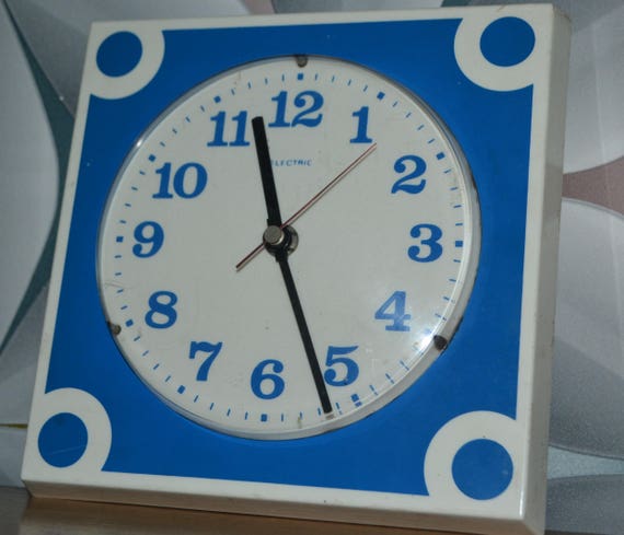 Vintage Wall Clock Plastic 70s Blue/White - image 3