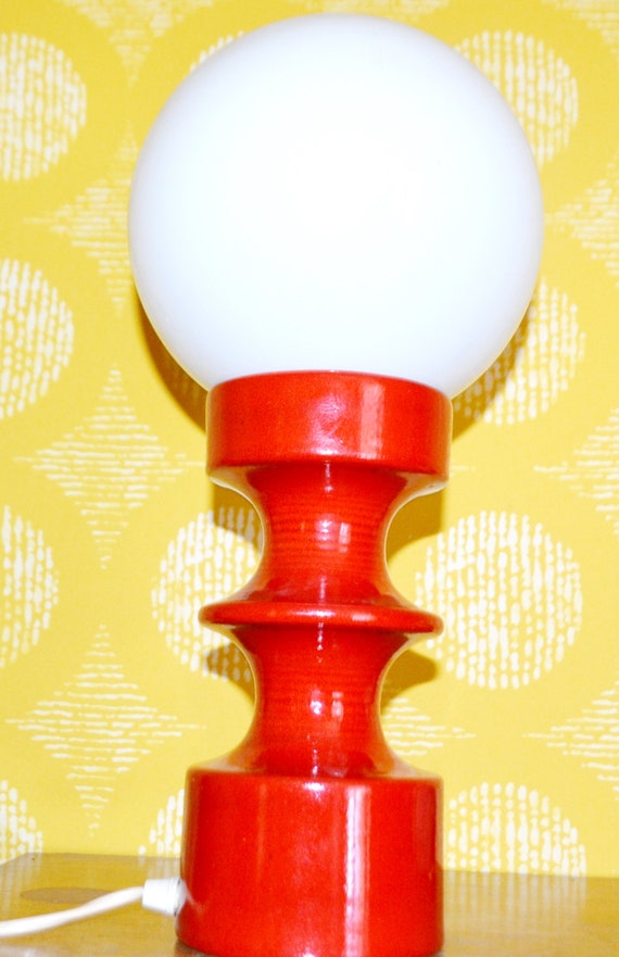Vintage  Tisch Lampe mit  Keramik Fuss von Steuler  mit Opal Glas Kugel    Space Age ,  70er Jahre,Retro  ,Mid Century , Seventies Lamb