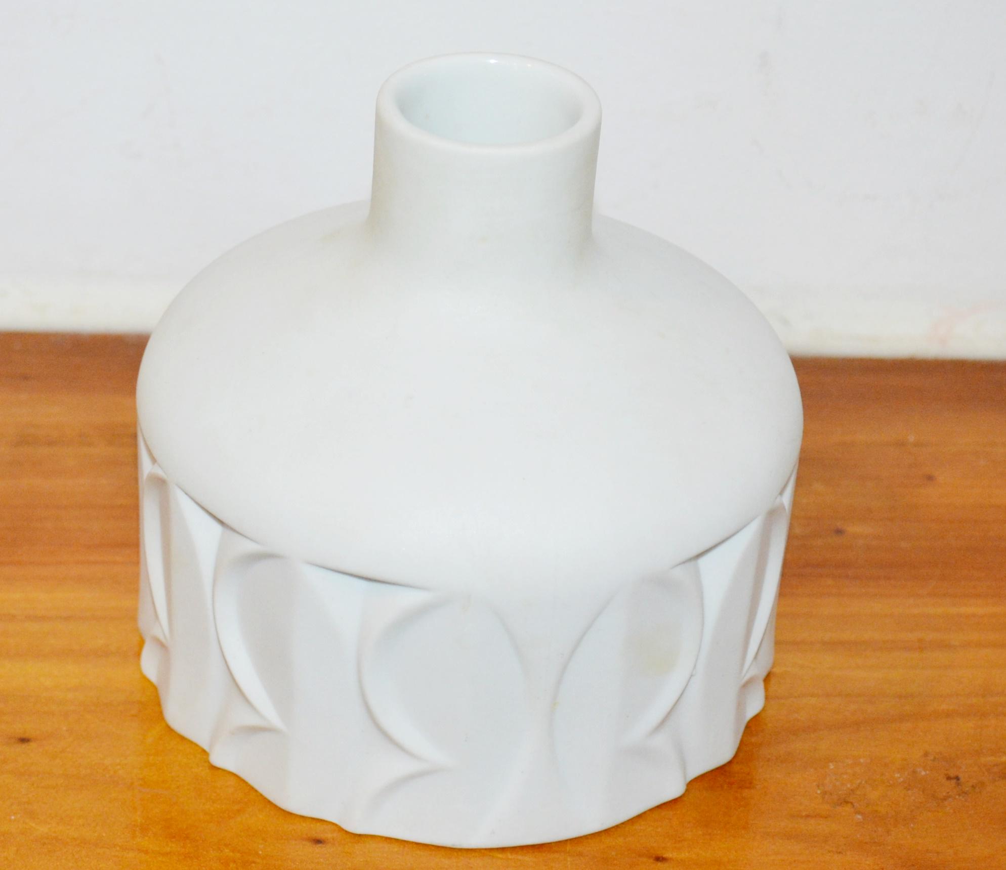 Scherzerの美しいヴィンテージセラミック花瓶。花瓶、磁器、白、70年代