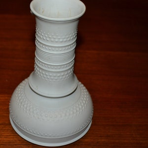 Wazon vintage firmy Eschenbach Bisquit Porcelana Niemiecka Ceramika Biała Przestrzeń Era Design