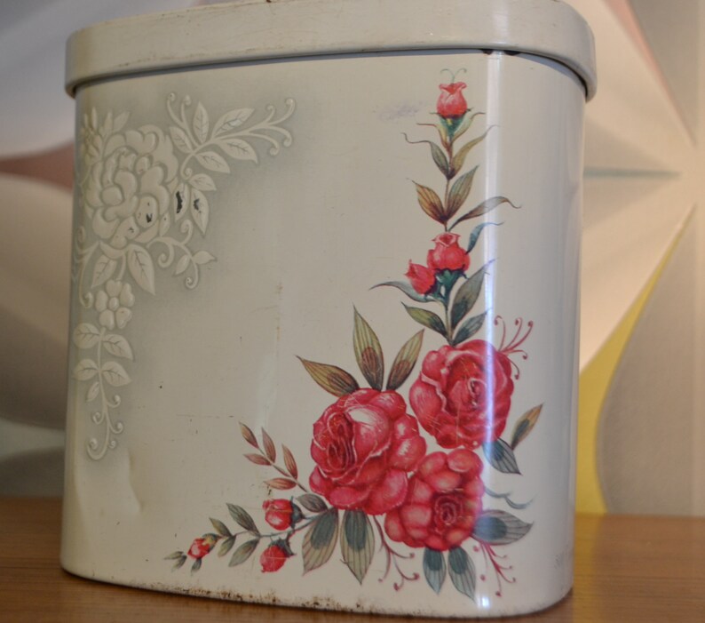 Vintage tin Cans 50 years