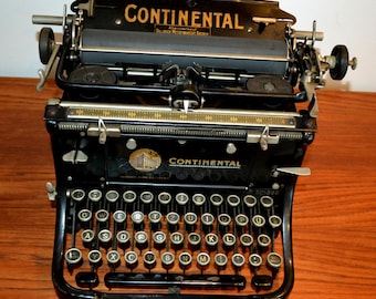 【Continental】ドイツ製 コンチネンタルアンティーク英文タイプライター Continental 340 Portable Typewriter, Working, Glossy Black
