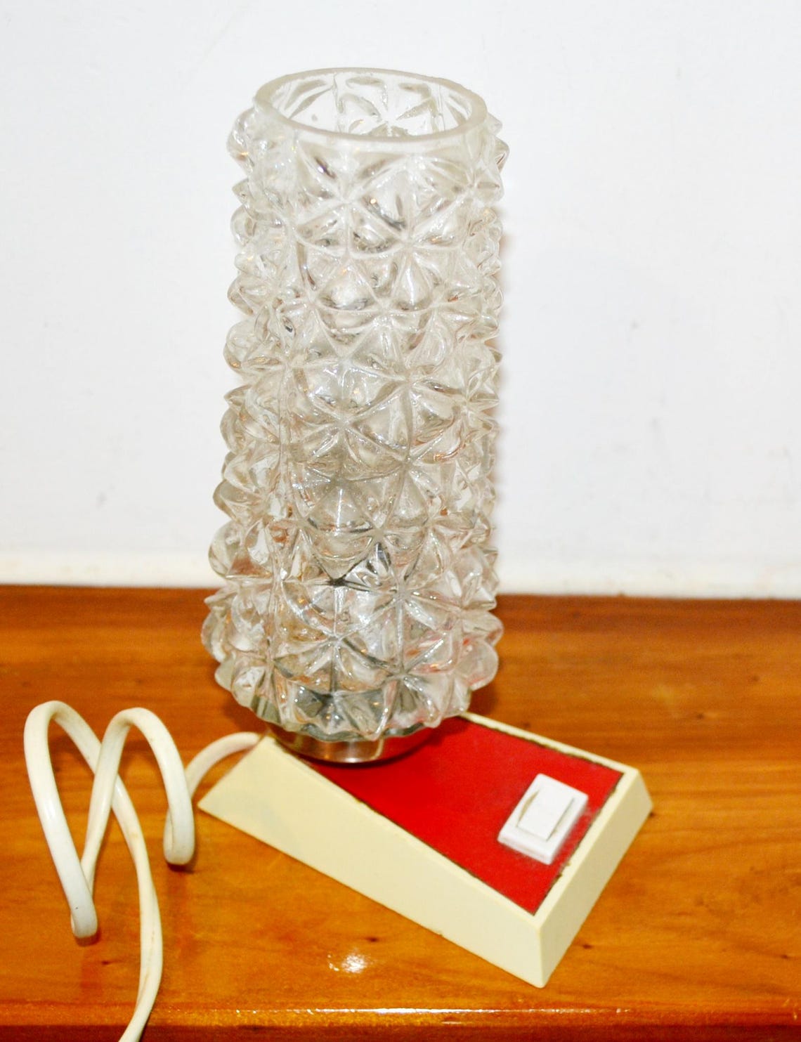 Vintage Tischlampe / Schreibtisch Leuchte  Rot/Weiß   70er Jahre Sixties    Shabby Chic  Retro  Mid Century, foto 2 di 4