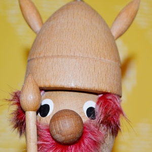 Figura vichinga in legno vintage, realizzata in Danimarca, 18 cm, design danese, retrò, metà secolo, anni &#39;60, decorazione modernista anni &#39;60.