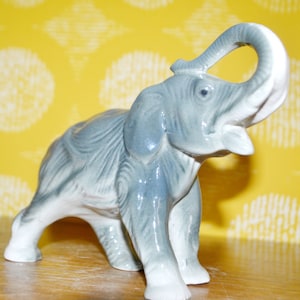 Vintage Ceramic Figurine Elephant Grey/White 60s Mid Century Retro Shabby Chic Country Style