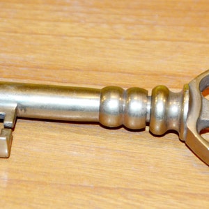 Vintage corkscrew / bottle opener brass gold-colored 70s retro mid-century shabby chic country style
