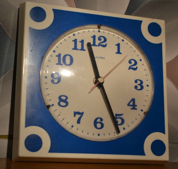 Vintage Wall Clock Plastic 70s Blue/White - image 2