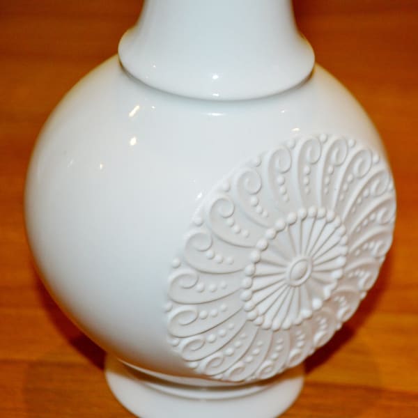 Vintage  Keramik Vase von KPM Royal Weiß 70er Jahre OP Art Space Age  Retro Mid Century  Hollywood Regency Shabby Chic