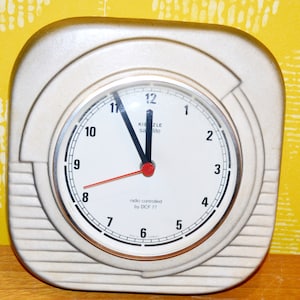 Vintage wall clock ceramic by Kienzle beige/white 70s retro mid century sixties rockabilly seventies