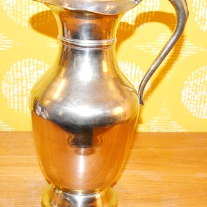 Vintage jug brass gold-colored mid-century 60s fifties shabby chic country style