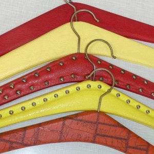 70s coat hangers set of 5 coat hangers vintage retro seventies plastic RED YELLOW mix hangers colorful wardrobe hangers