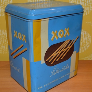 Vintage tin can XOX salt sticks blue mid century retro 50s mid century shabby chi country style