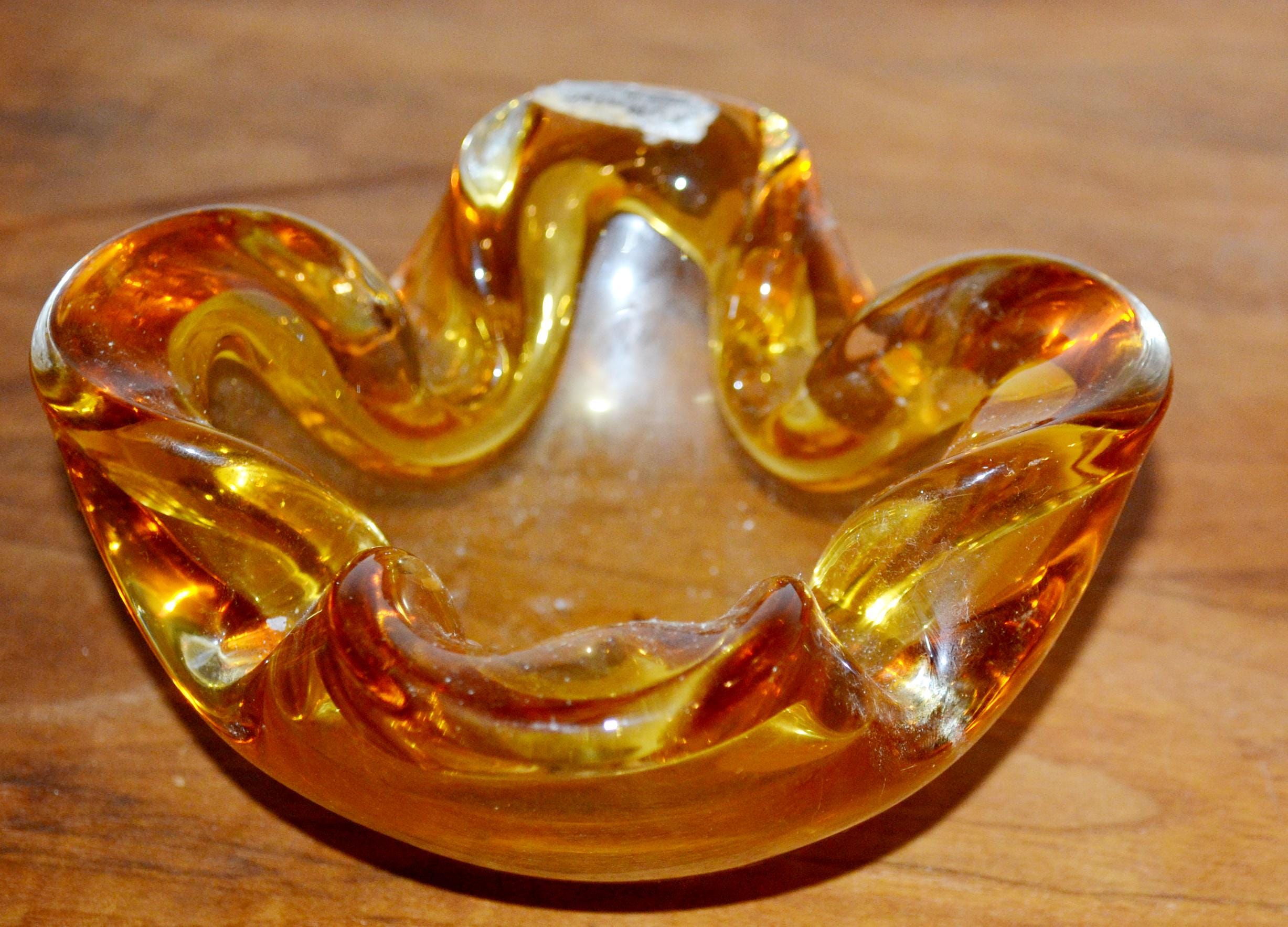 美しいガラスの泡、ムラーノガラスの灰皿。70年代のイタリア製