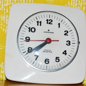 Vintage ceramic wall clock by Junghans white/red 70s retro mid century shabby chic country style seventies