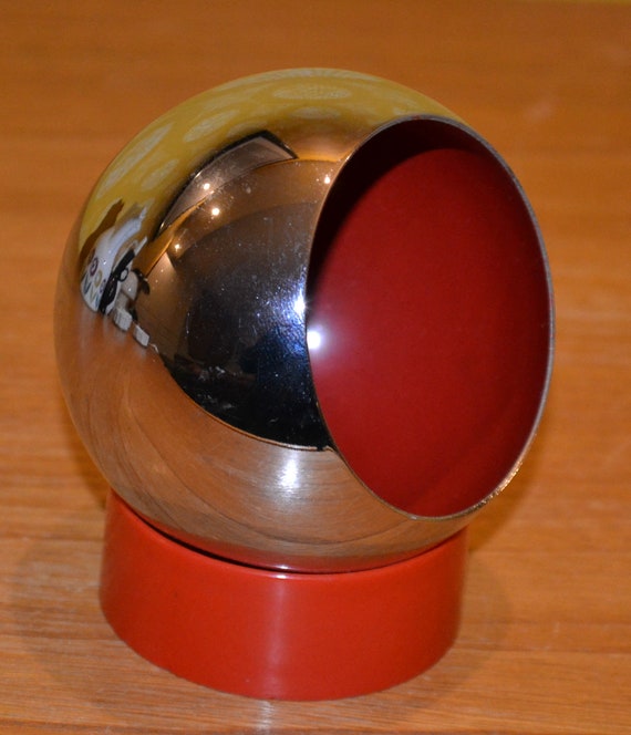 Vintage Magnet Kugel Aschenbecher von Quist Rot/Silber Metall 70er Jahre Rot  Space Age Shabby Chic Landhausstil -  Portugal