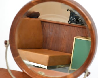 1960年代 デンマーク製チーク材のラウンドミラー、レザーストラップ