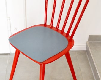 Schöner 70er Jahre Holz Vintage Sprossen Stuhl Rot/Blau    von  Retro Chair  Dinner  Mid Century Shabby Chic Landhausstil