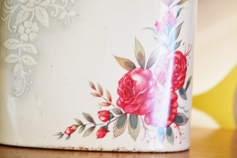 Vintage tin Cans 50 years