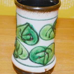 Beautiful vintage ceramic vase by Strehla green/white from the 70s retro shabby chic country house style