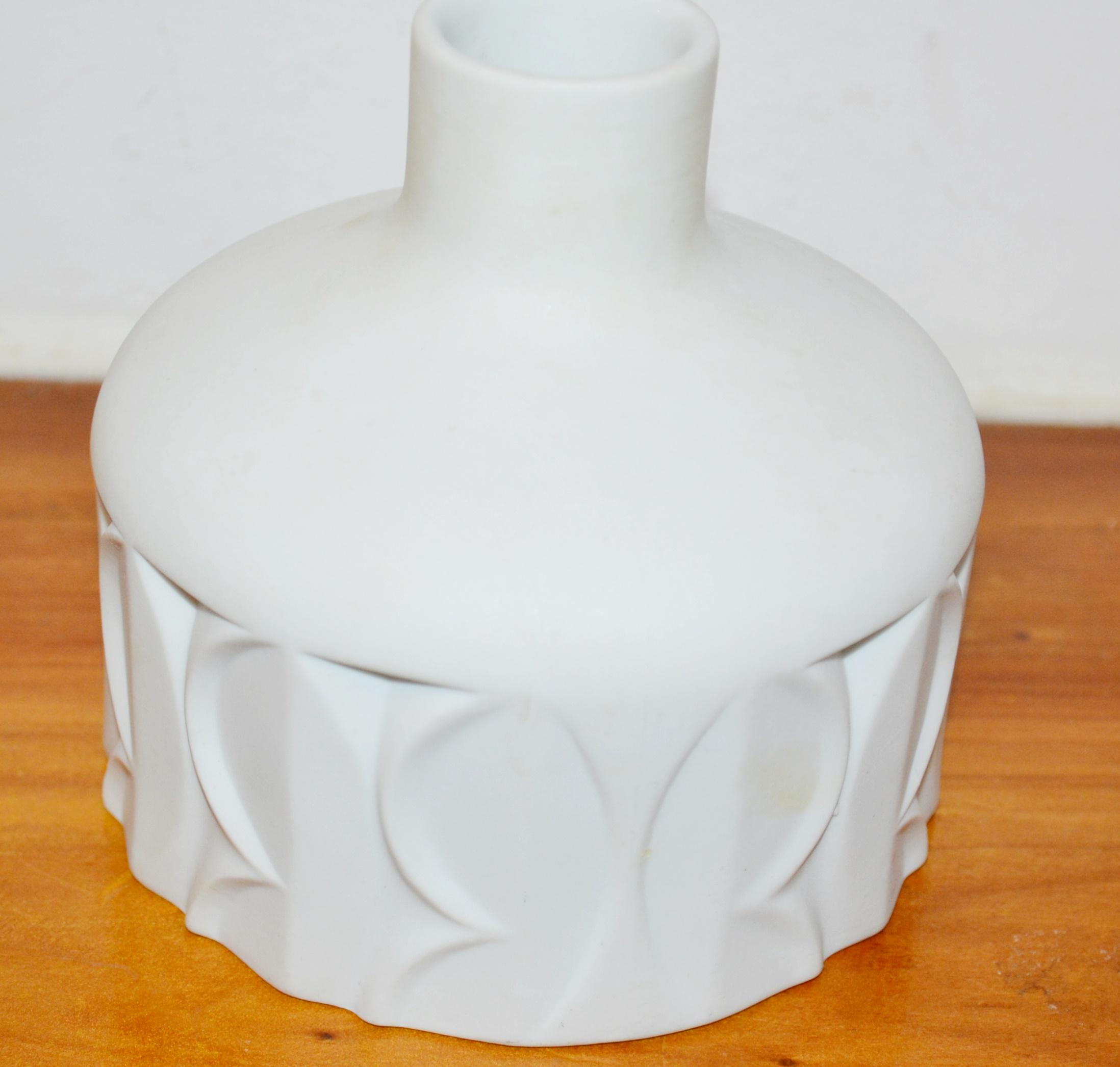 Scherzerの美しいヴィンテージセラミック花瓶。花瓶、磁器、白、70年代