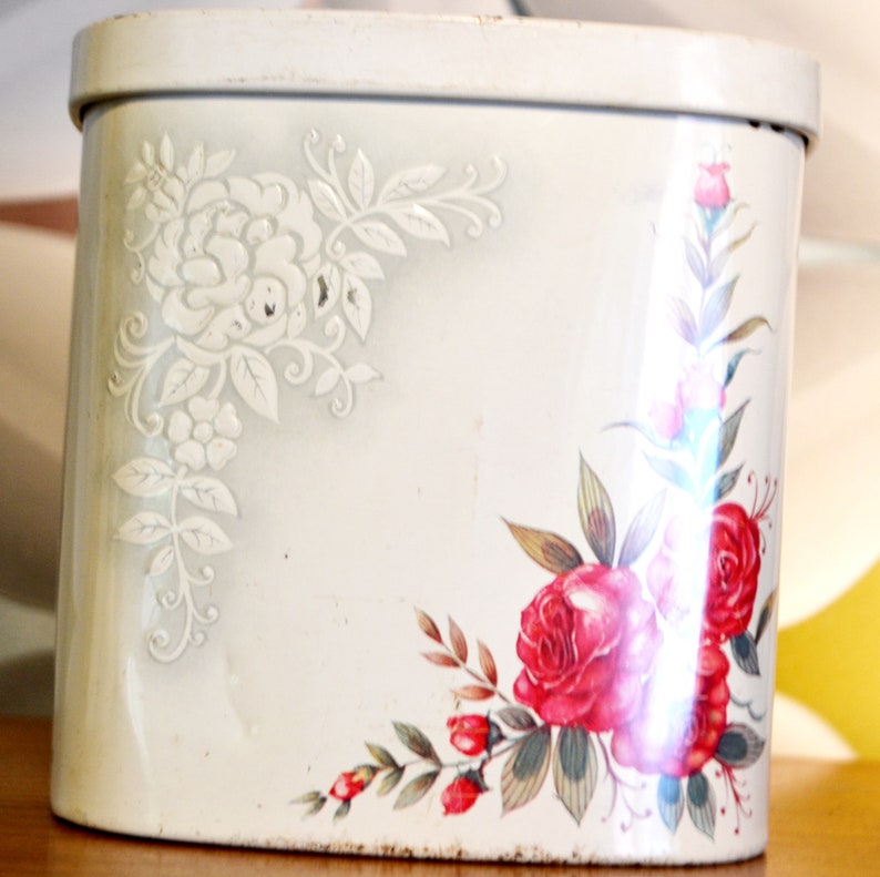 Vintage tin Cans 50 years