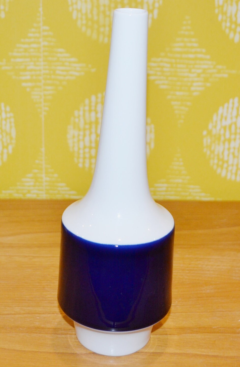 ハインリッヒ・ロイヤル作 ヴィンテージ磁器花瓶 / ホワイト 70年代 OP