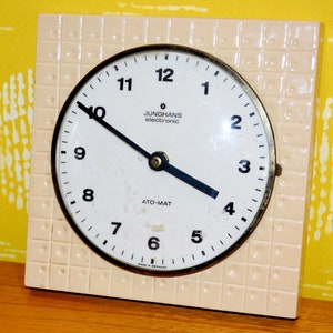 Vintage ceramic wall clock by Junghans beige/white 50s retro mid century fifties rockabilly wall clock shabby chic country house style