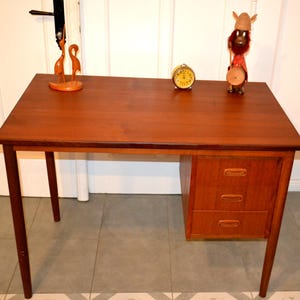 Beautifully designed small Danish design vintage desk teakwood retro mid-century 60s sixties shabby chic country style