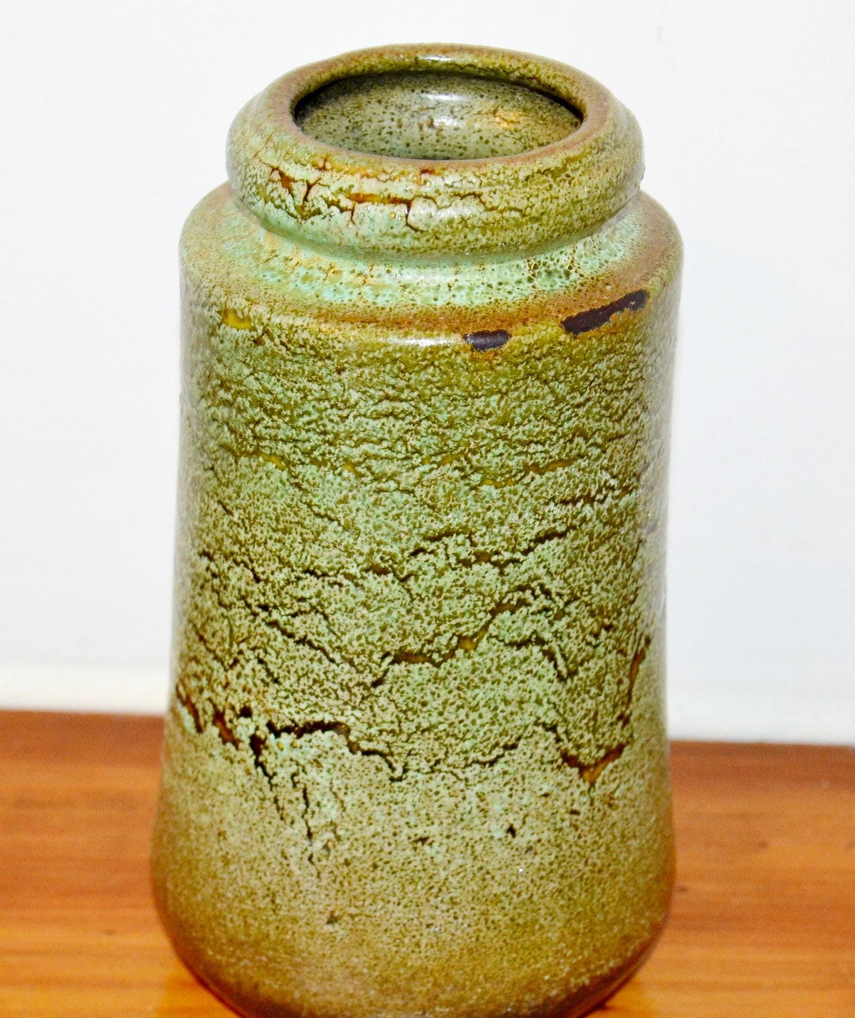 花瓶　緑　陶器　アンティーク　骨董 とても素敵な陶器のヴィンテージ花瓶、緑、70年代レトロ、ミッド