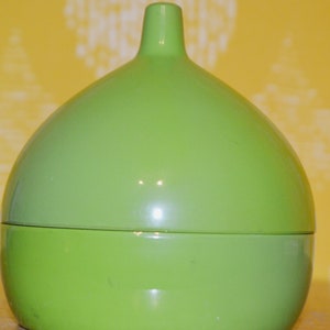 Vintage plastic coaster green by Laurids Lonborg Made in Denmark onion Seventies Space Age