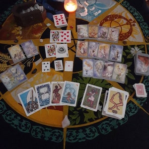 LECTURAS de tarot y oráculo personalizadas y únicas sobre CARRERA y DINERO