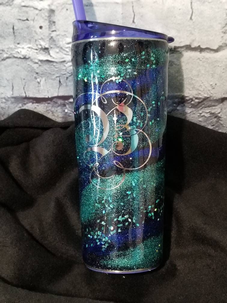 This 30oz Louis Vuitton tumbler🔥😍 Message for your custom order! 🌵🎨  #TheCraftyCactus #LV #glitter, By The Crafty Cactus