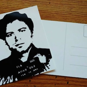 Ted Bundy Postkarte. 2,99 pro Stück.  Endlich eine Postkarte mit einem der schlimmsten Serienmörder Amerikas darauf. Theodore Robert Bundy. "Ted" Postkarte.