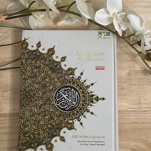 Word by word Translation and color coded Tajweed (Medium and Large Size)