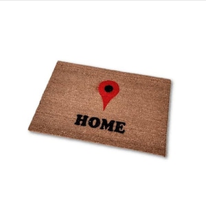 Opruimingskaarten Home Locator Leuke, op maat gemaakte, handgeschilderde welkomstdeurmat van Killer Doormats: klein, slechts één beschikbaar