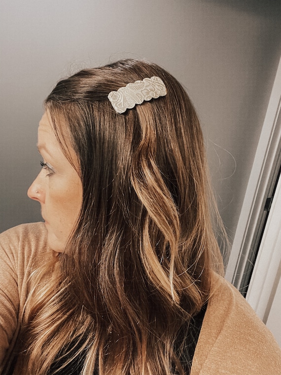Everyone Is Wearing '90s Snap Clip Barrettes Again
