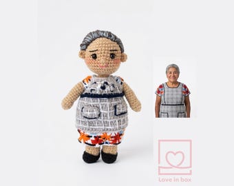 Custom Portrait Doll In Loving Memory, Crochet Mini Me Doll, Custom Memorial Doll from Photo, Remembrance Gift, Mexican Abuela Knitted Doll