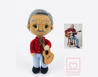 Custom Photo Crochet Doll, Personalized Amigurumi Portrait, Mini Me Memory Knitted People Doll